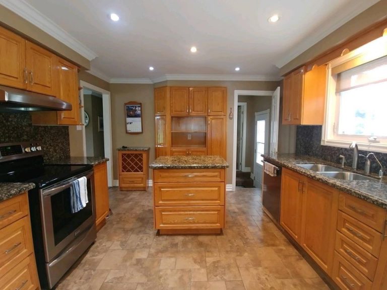 Painting Oak Wood to Give Them an Updated Look